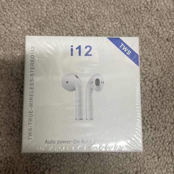 Wireless Earbuds in Charging Case